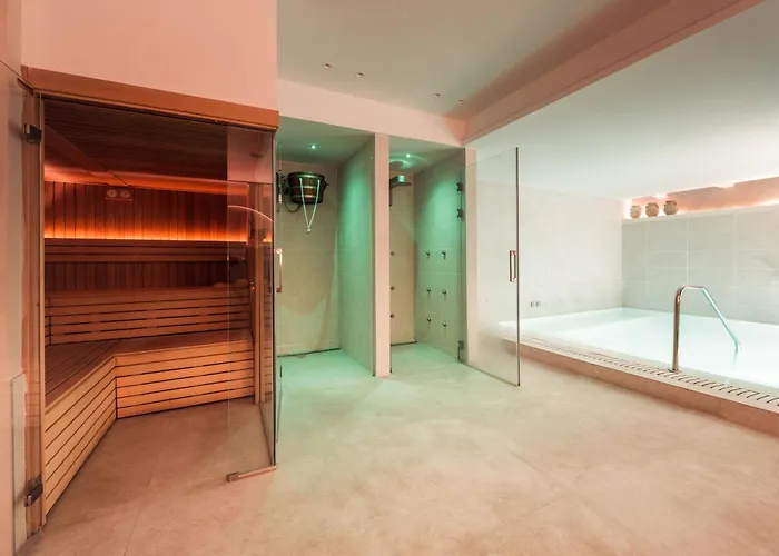 Hotel Well And Come Malaga